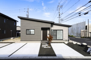 出雲市斐川町上庄原モデルハウス　外観