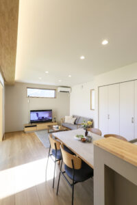 松江市朝酌町モデルハウス　LDK　リビング